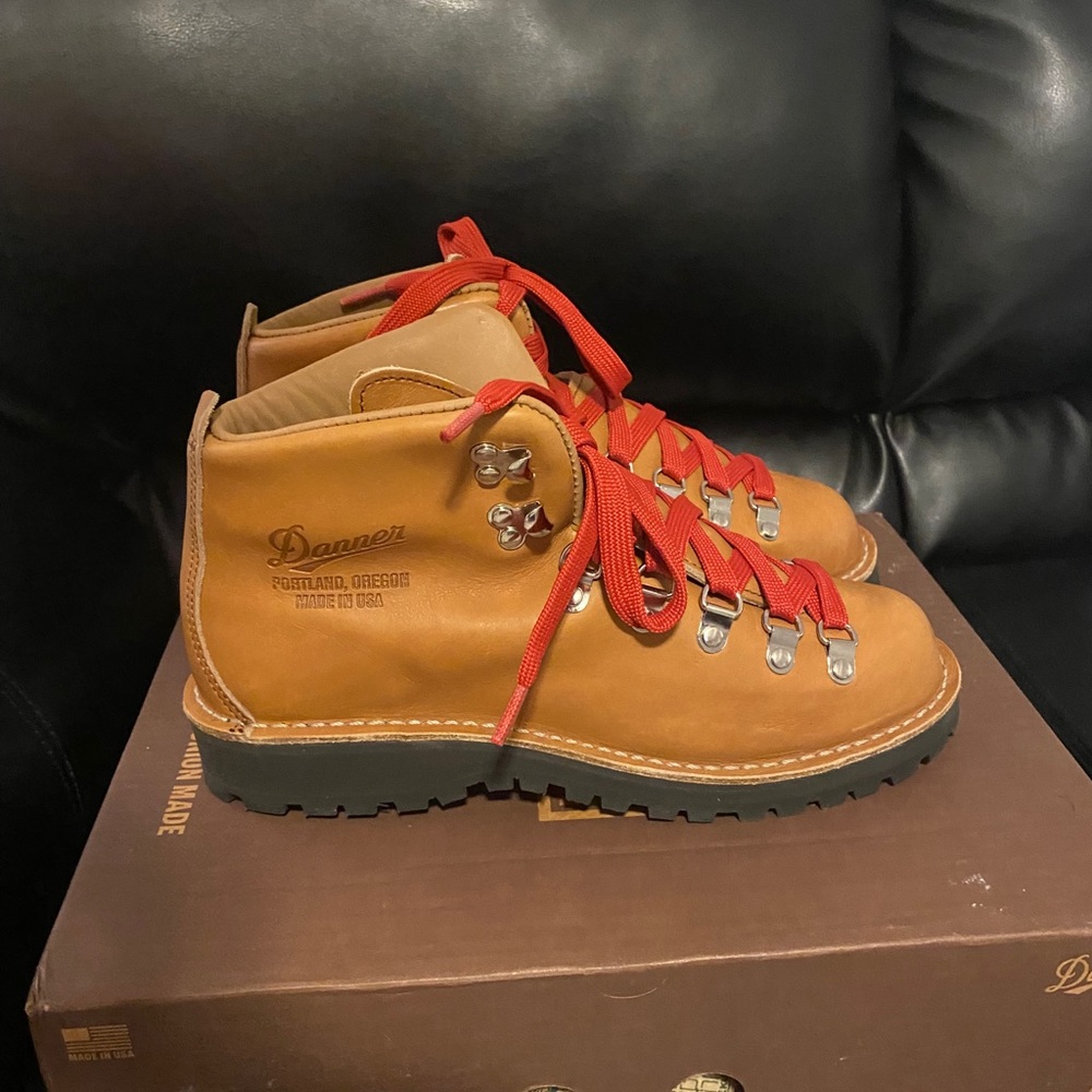 Danner Mountain LT Cascade Womens Size 7.5
